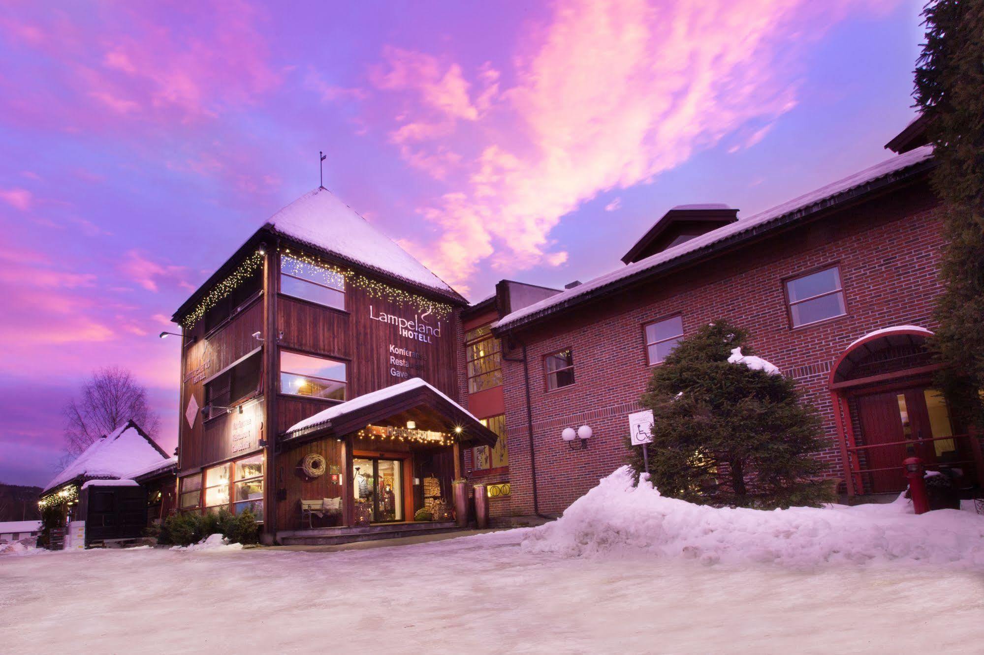 Lampeland Hotel Exterior photo